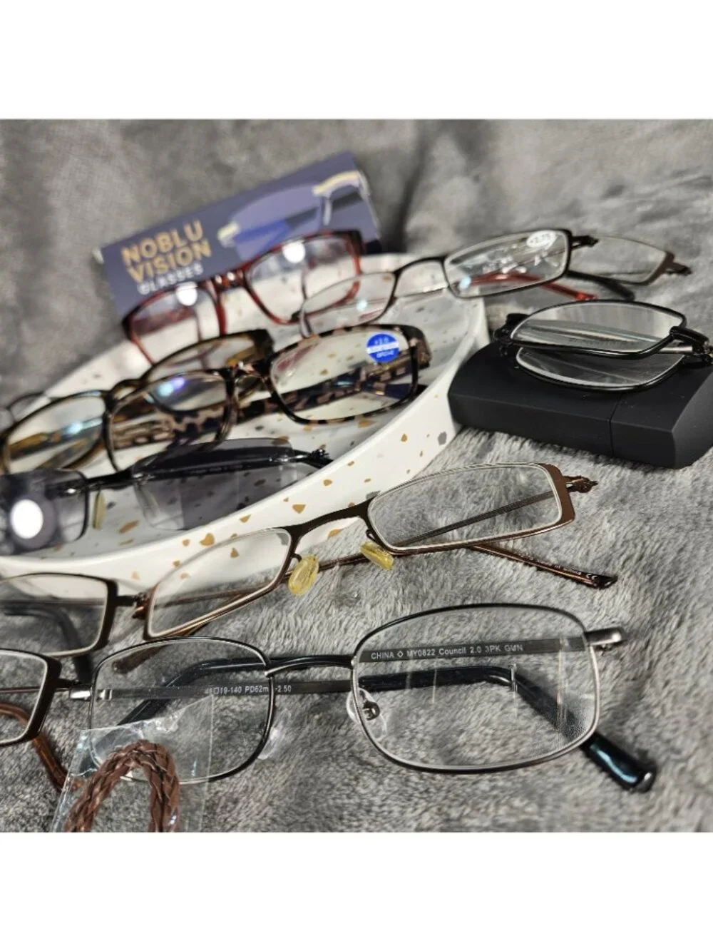 Lot of Mixed Reading Glasses Readers +1.25 +2.00 +2.50 Assorted Frames Travel 14